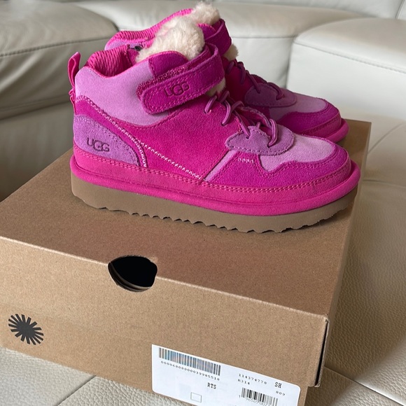 Ugg kids Boots - Picture 1 of 8